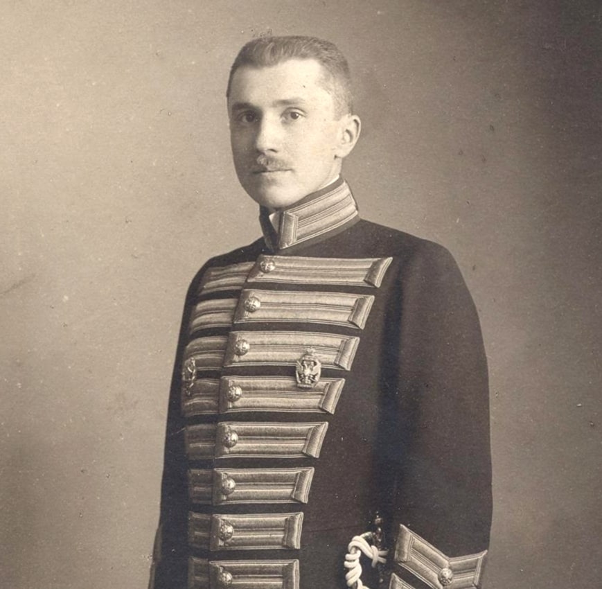 Камер-юнкер Андрей Авинов в придворном мундире. 1911 год