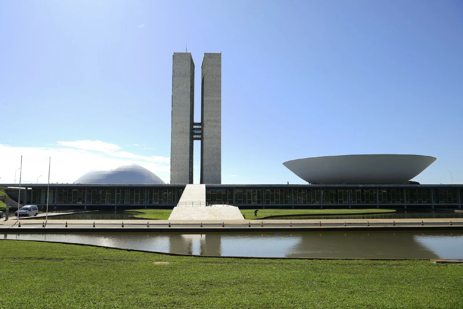 Зграда Националног конгреса Бразила у Бразилији. Фото: [Jefferson Rudy / Agência Senado / Wikimedia Commons](https://commons.wikimedia.org/wiki/File:Fotos_produzidas_pelo_Senado_(52722654292).jpg) (CC BY 2.0)