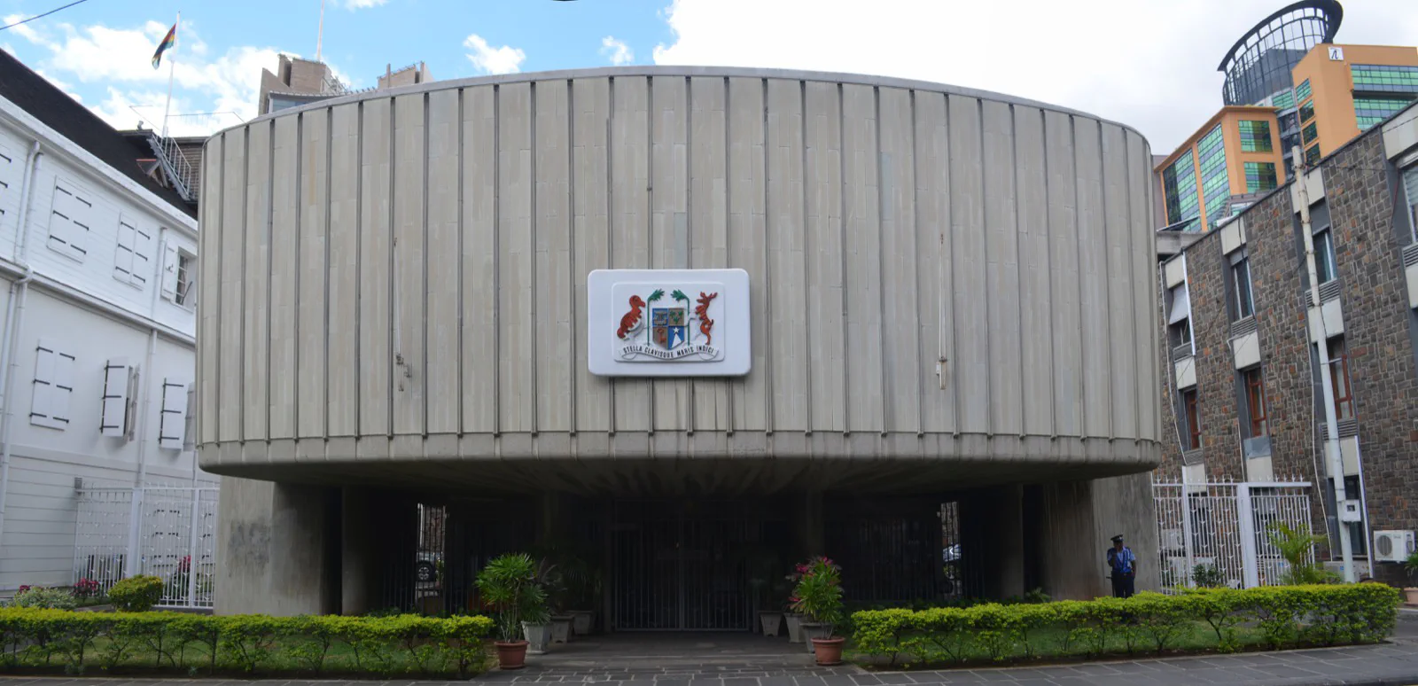 Bâtiment de l'Assemblée nationale de Maurice à Port-Louis. Photo : Karsten Ratzke / Wikimedia Commons (CC0)