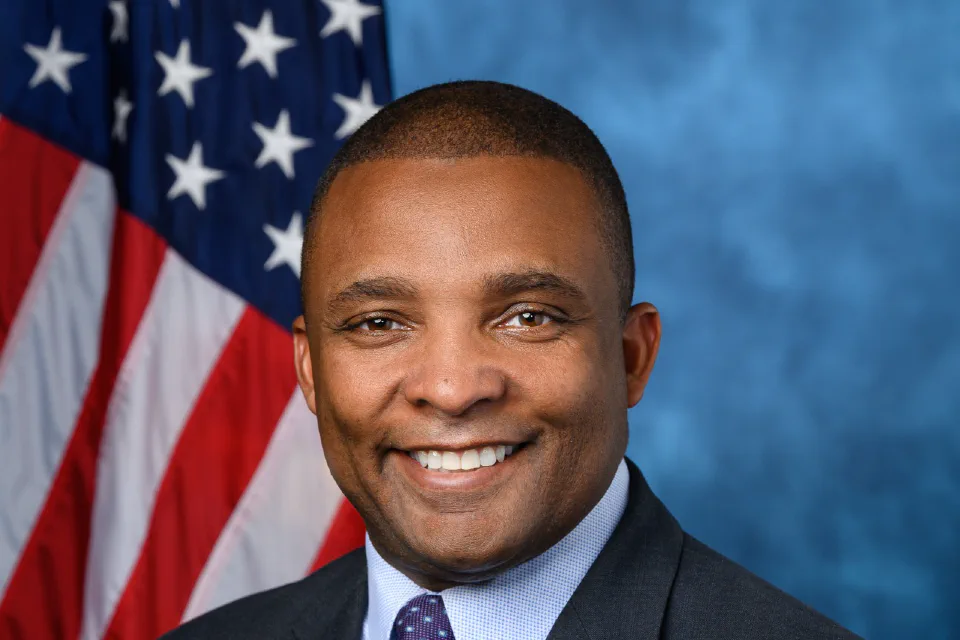 Hạ nghị sĩ Đảng Dân chủ Mỹ Don Davis (D-NC). Ảnh: U.S. House of Representatives / Wikimedia Commons (Miền công cộng)