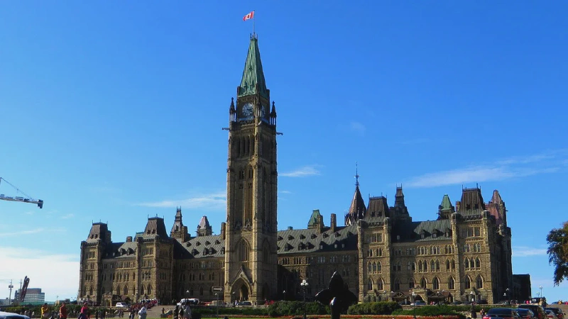 Здание Centre Block на Парламентском холме в Оттаве. Фото: Ken Lund / Wikimedia Commons / CC BY-SA 2.0
