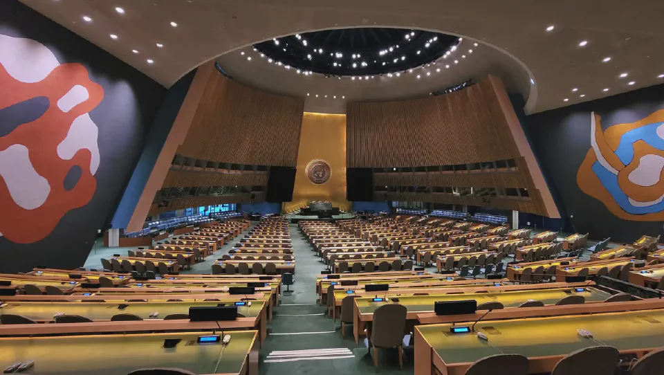Sala Adunării Generale a ONU din New York, 20 februarie 2024. Fotografie de arhivă: Mojnsen / Wikimedia Commons, CC BY-SA 4.0. Redimensionată, WebP.