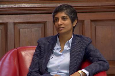 Менака Гурусвами стала первой в истории открытой лесбиянкой в парламенте Индии. Она избралась от бенгальской регионально-националистической партии