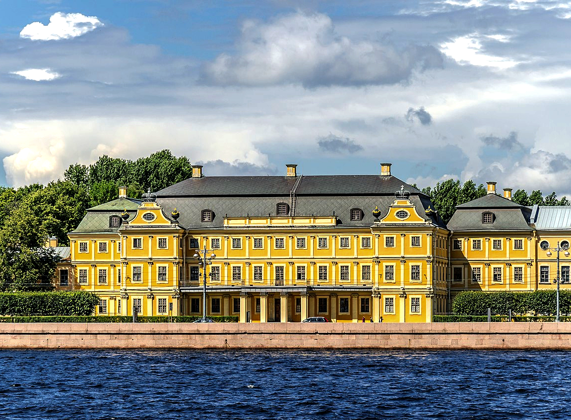 Sankt-Peterburg’daki Menşikov Sarayı’nın görünümü, bugün Hermitaj’ın bir şubesi